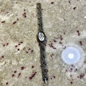 Vintage Pearl Women Quartz Watch Silver Tone Floral Leaf Link Bracelet Oval Face